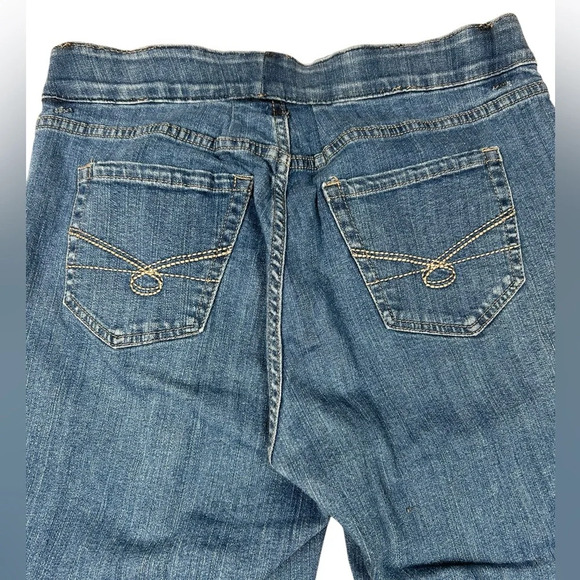 Riders by Lee Curvier wide-leg jeans, 34”W, stretchy waistband, mid-wash blue - Picture 5 of 5